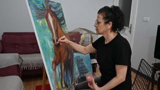 Depreme resim yaparken yakalandı! O fırça hayata tutunmasını sağladı