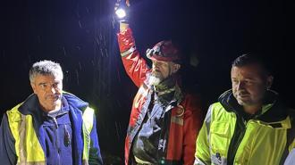 Meriç Nehri'nin taştığı köyde mahsur kalan 2 kişi kurtarıldı