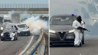 Para taşıyan zırhlı aracı havaya uçurdular