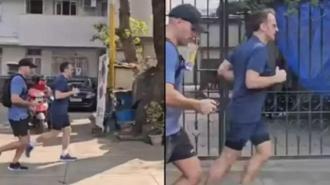 Macron, Hindistan sokaklarında koşuya çıktı! Gören bir daha baktı