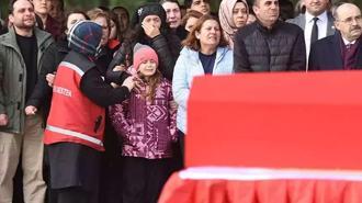 Nil, şehit babasını uğurladı! Gözyaşları sel oldu