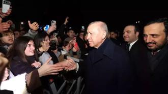 AK Parti'li gençler Cumhurbaşkanı Erdoğan'ın doğum gününü kutladı