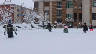 Erzincan’da eğitime kar engeli! Okullar 1 gün daha tatil