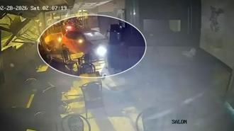 Üsküdar'da otomobil dönerciye uçtu! Görüntüler ortaya çıktı