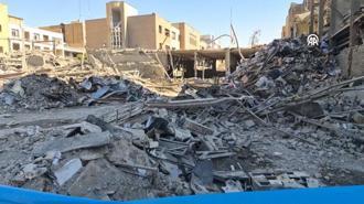 ABD-İsrail'in İran'a saldırılarında ağır hasar alan Firdevsi Meydanı ve çevresi görüntülendi