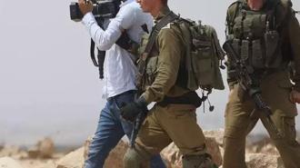 İsrail 2 Türk gazeteciyi gözaltına aldı