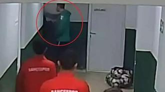 Amatör maç öncesi ortalık savaş alanına döndü! Tokalaşmak için uzanan ele yumruk