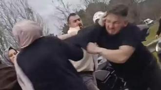 Ümraniye'de trafikte tekmeli yumruklu yol kavgası kamerada