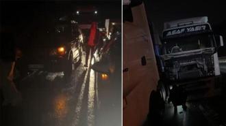 Sakarya'da 3 TIR’ın çarpıştığı kazada kilometrelerce araç kuyruğu oluştu