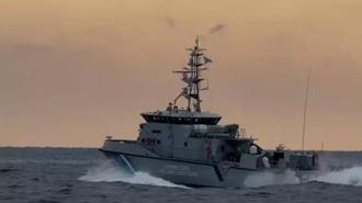 Çanakkale açıklarında hareketli anlar kamerada! Yunan botu, Türk teknesini taciz etti