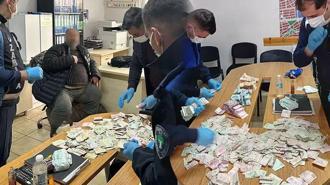 Dilencinin üzerinden çıkan para şaşırttı! Günlük kazancı dudak uçuklattı