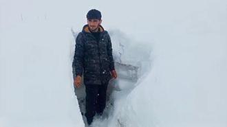 Nisan ayında insan boyu kar! Kentte şaşkına çeviren manzara