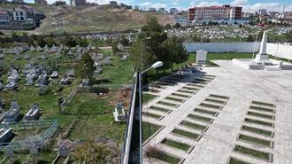Sivas’taki mezarlıkta gizemli kıble farkı! Şehitlik ile sivil mezarlar farklı yönde