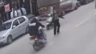 Arkasına bile bakmadan olay yerinden kaçtı! Ehliyetsiz sürücü...