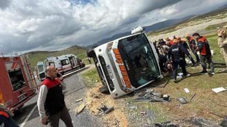 Diyarbakır’da yolcu otobüsü devrildi! Ölü ve yaralılar var