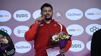 Cumhurbaşkanı Recep Tayyip Erdoğan'dan Rıza Kayaalp'e tebrik!