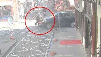 Dikkatsizlik kazayı beraberinde getirdi! Yola savrulan...