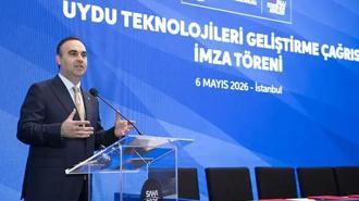 Bakan Kacır: Türkiye 2027'de kendi milli hibrit roket motorunu ateşleyerek Ay'a erişen ülke olacak