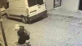 Kağıthane'de direğe dokunan çocuğa elektrik çarptı