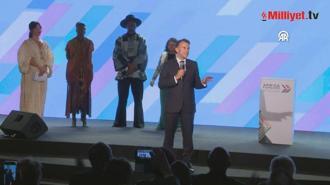 Macron Afrika'da sahneye çıkıp katılımcılara bağırdı! 'Kendini sömürgeci gibi davranmaktan alıkoyamıyor'