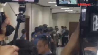 Filipinler Senatosu'nda sıcak saatler! Silah sesleri duyuldu, Senatör polislerden kaçtı