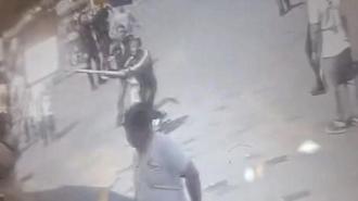 Taksim’de kazmayla esnafa saldırdılar; tekme tokat dayak yediler