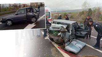 Çankırı'da kamyonet park halindeki otomobile çarptı! 3 ölü, 5 yaralı