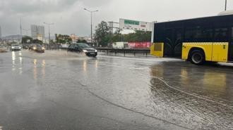 Kadıköy’de yollar göle döndü