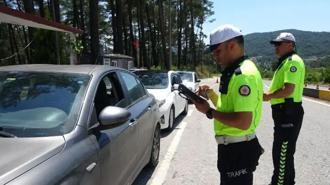 Muğla'da kara yolunda bayram hareketliliği yaşanıyor