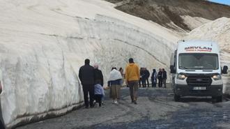 Mayıs ayında gören şoke oldu! Kar kalınlığı 10 metreyi buldu: Sanki kış devam ediyor