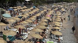 Bayramda sahillere akın! Bodrum ve Antalya’da adım atacak yer kalmadı