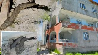 Boyları tam 3 metre! Yılanlar tüm evi sardı, aile çaresiz: Geceleri uyuyamıyoruz