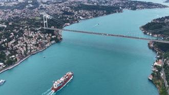İstanbul Boğazı turkuaz renge büründü! Muhteşem kareler...