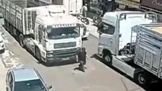 Feci kaza güvenlik kamerasında! TIR'ın çarptığı yaya öldü