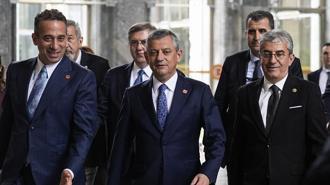 Özgür Özel ve ekibi CHP PM'den istifa etti