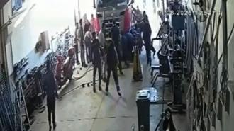 Tamir sırasında korkunç olay! Baba ve oğlu TIR'ın altında kaldı