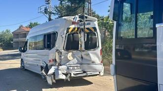 Kırşehir'de işçi servis midibüsü, minibüse çarptı: 42 yaralı