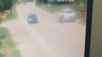 Kamyonetin çarptığı motosikletin sürücüsü ağır yaralandı