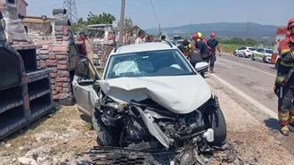 Balıkesir Erdek'te zincirleme kaza! Hastane çalışanı yaşamını yitirdi: 2 yaralı
