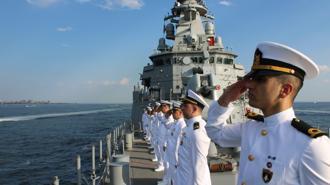 ABD'de Türk rüzgarı! TCG Oruçreis New York Limanı'na demirledi