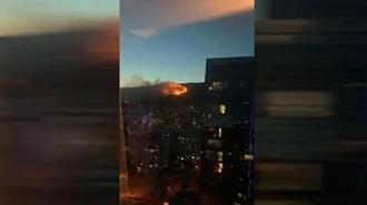 İzmir Karşıyaka'da yangın! Alevler rüzgarın etkisiyle kontrolden çıktı... Ekipler seferber oldu