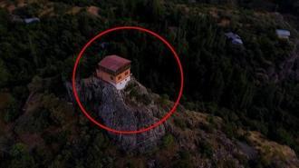 Ünlü filmin çekildiği meşhur ev satılığa çıktı! İlçenin sembolü oldu