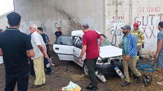 Bursa'da feci kaza! Otomobil köprü altındaki beton duvara çarptı: 3 ölü 2 yaralı