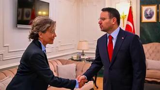 Bakan Gürlek, Behçet Oktay'ın ailesini kabul etti