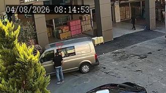 Herkesin aracında başına gelebilir! Kumandaya bastı, 200 bin lirası gitti