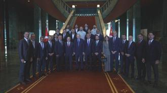 Cumhurbaşkanı Erdoğan, Süper Lig’e yükselen futbol takımlarını kabul etti