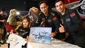 SOLOTÜRK pilotları vatandaşlarla buluştu! Küçük kızın hayali, etkinliğe damga vurdu