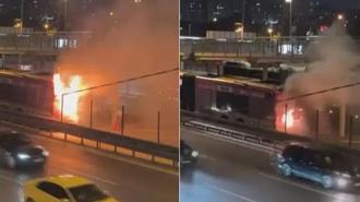 Kağıthane'de seyir halindeki metrobüs alev aldı