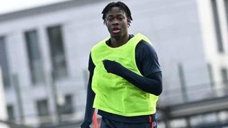 Galatasaray, Bitshiabu’yu kiraladığını resmen açıkladı! Oyuncu İstanbul'a geldi