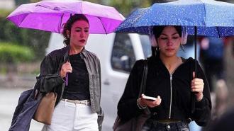 Meteoroloji uyardı! İstanbul’da sağanak başladı: İşte yeni uyarılar